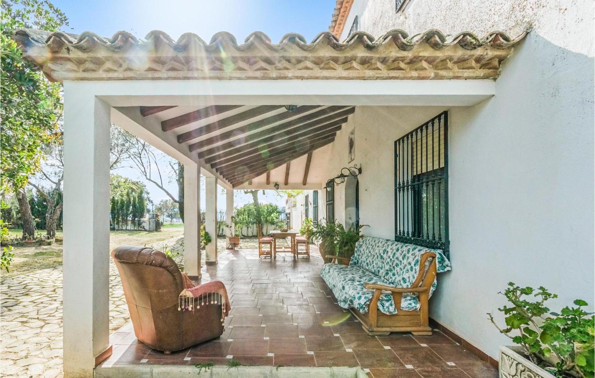 Gorgeous Home In Aldeaquemada With Swimming Pool Eksteriør billede