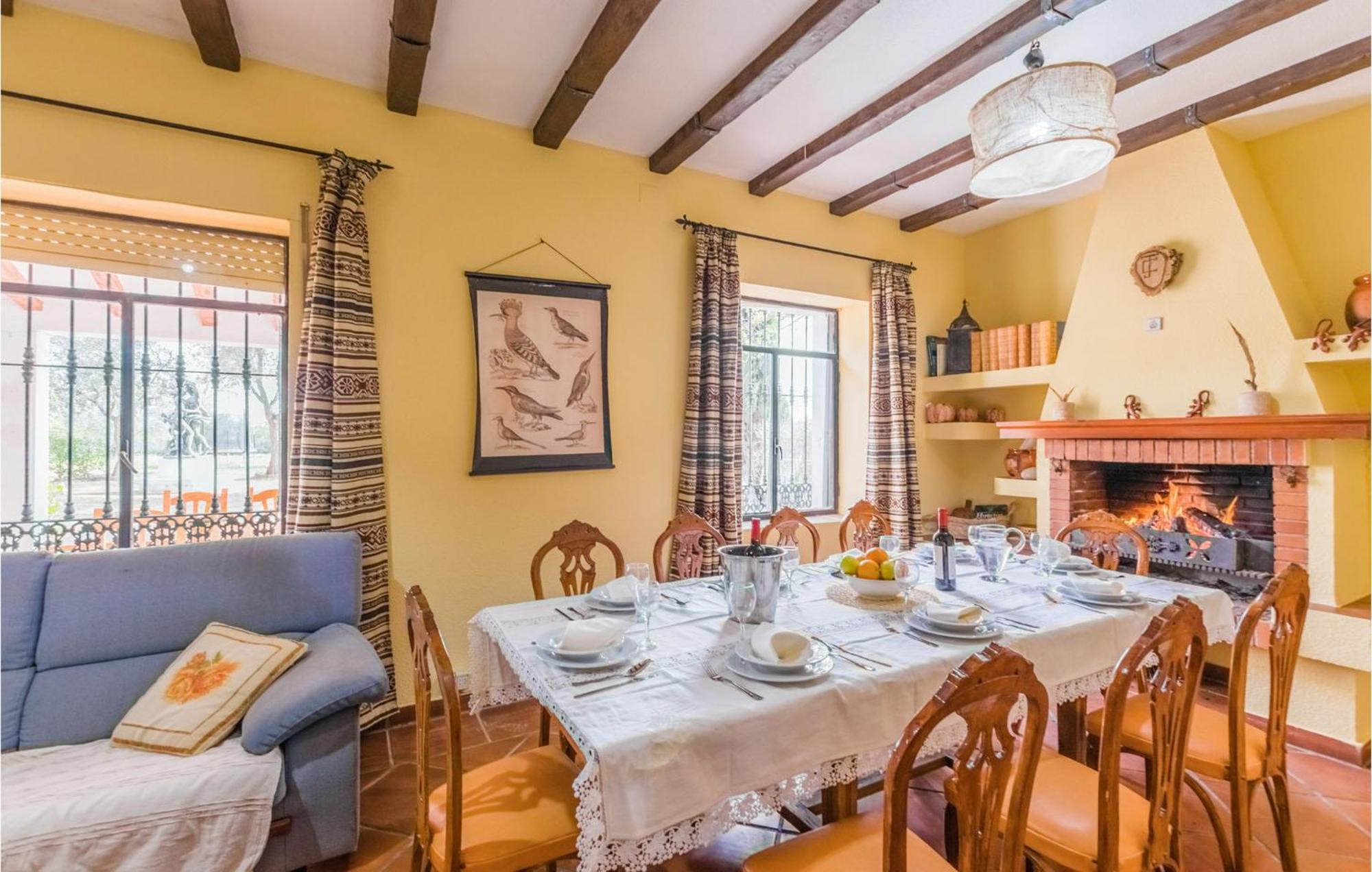Gorgeous Home In Aldeaquemada With Swimming Pool Eksteriør billede