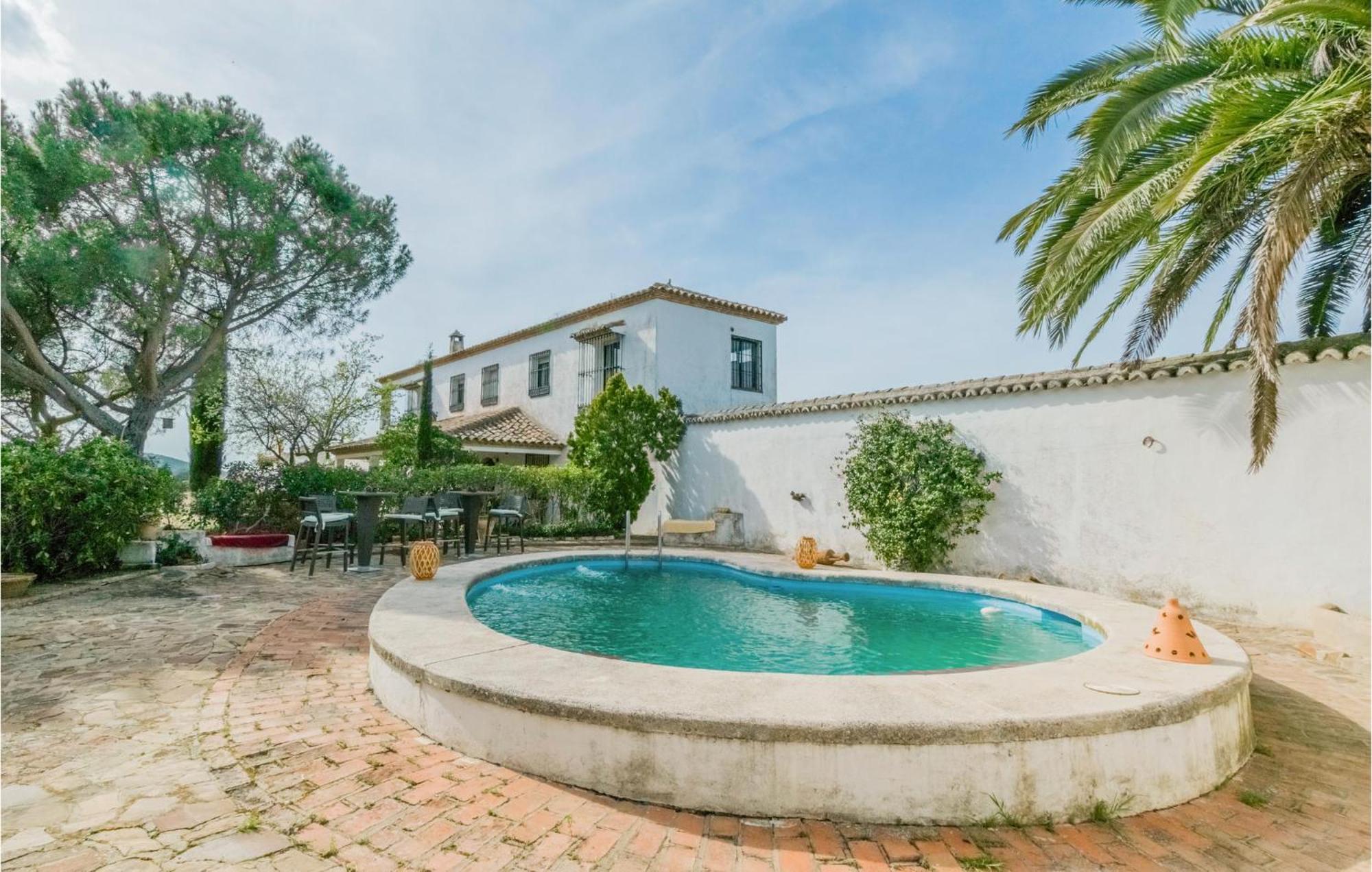Gorgeous Home In Aldeaquemada With Swimming Pool Eksteriør billede