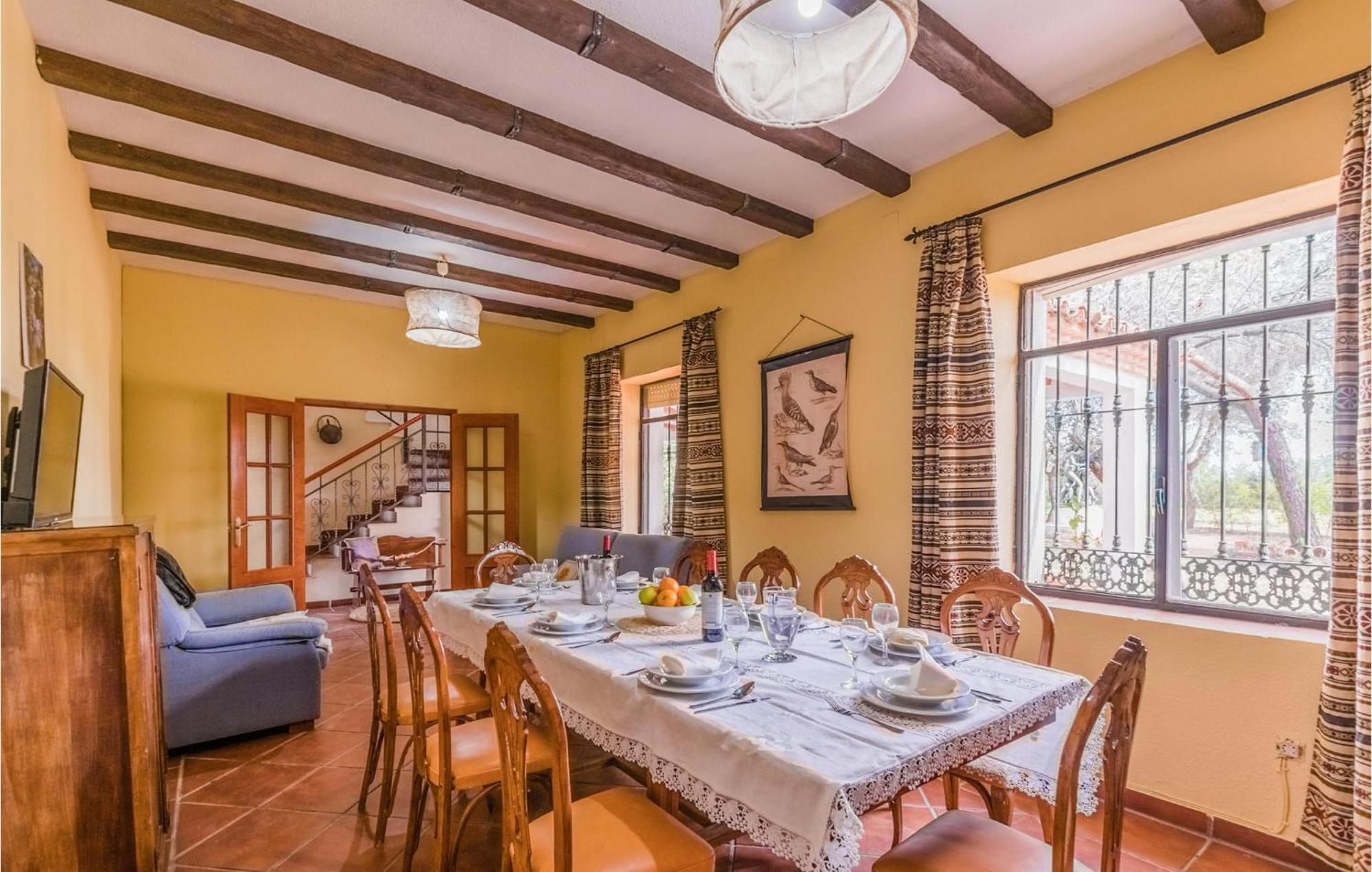 Gorgeous Home In Aldeaquemada With Swimming Pool Eksteriør billede