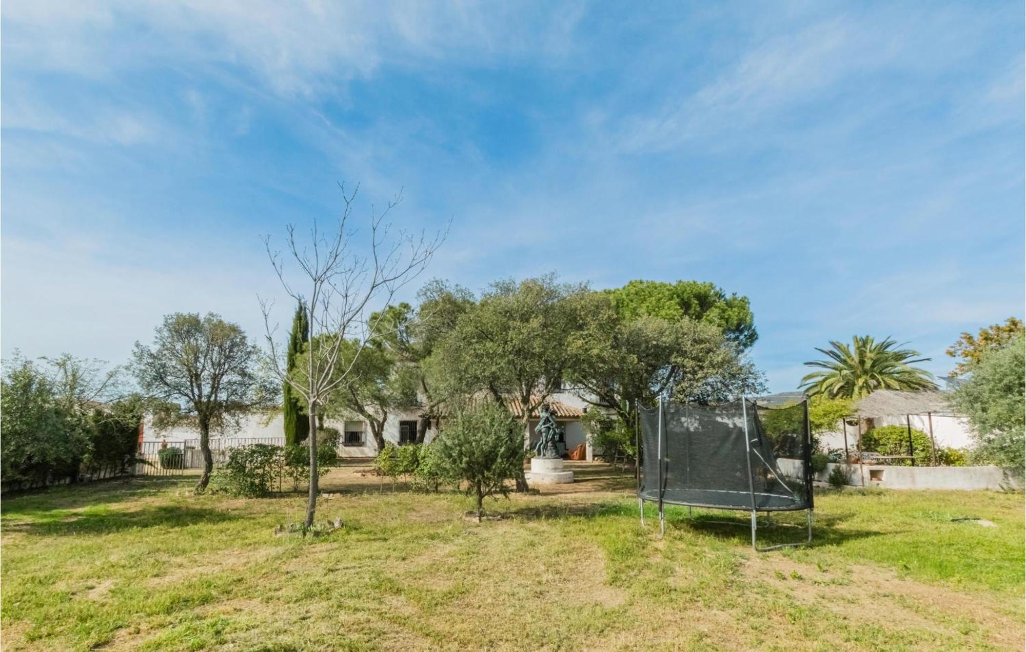 Gorgeous Home In Aldeaquemada With Swimming Pool Eksteriør billede