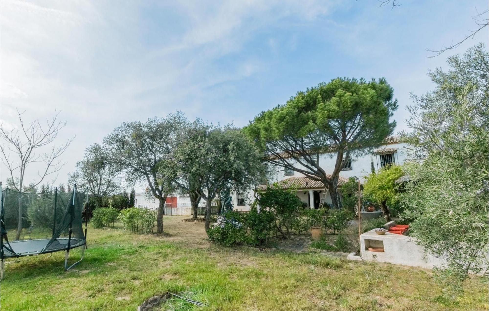 Gorgeous Home In Aldeaquemada With Swimming Pool Eksteriør billede