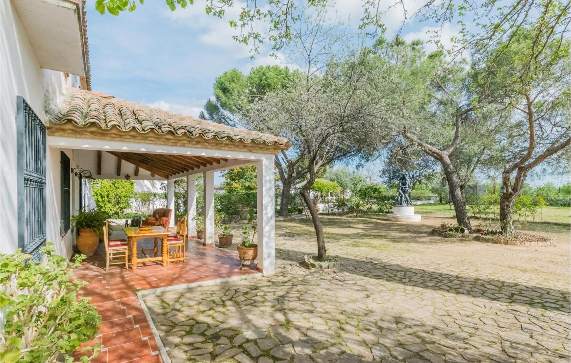 Gorgeous Home In Aldeaquemada With Swimming Pool Eksteriør billede