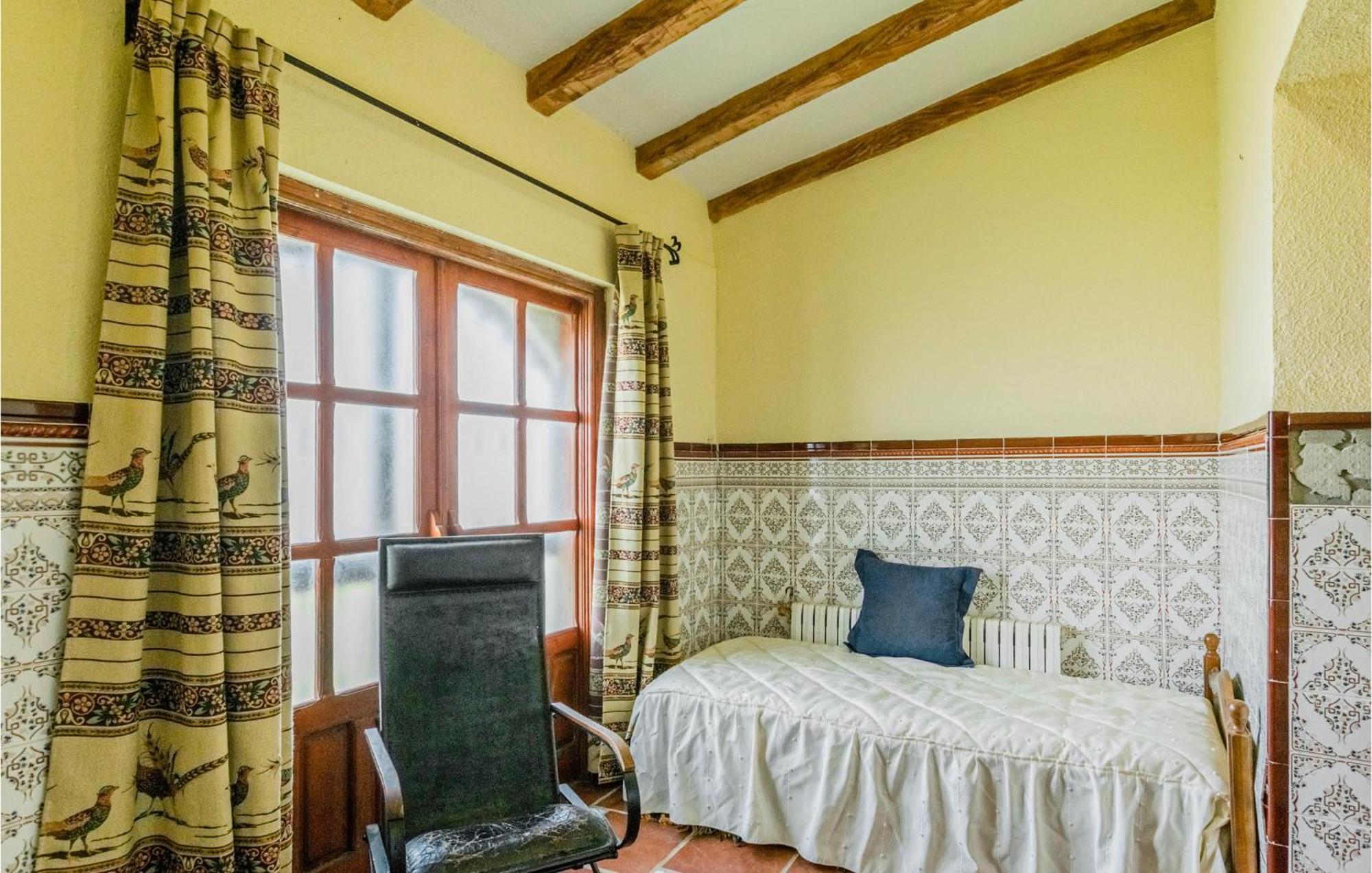 Gorgeous Home In Aldeaquemada With Swimming Pool Eksteriør billede