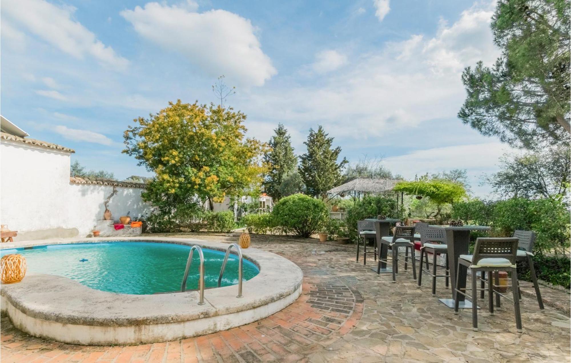 Gorgeous Home In Aldeaquemada With Swimming Pool Eksteriør billede