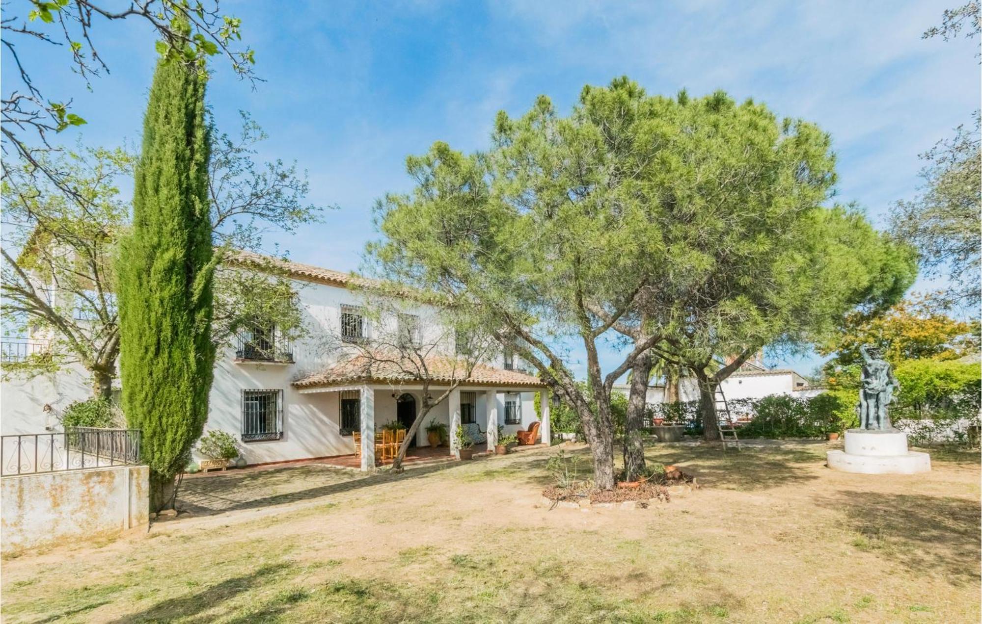 Gorgeous Home In Aldeaquemada With Swimming Pool Eksteriør billede
